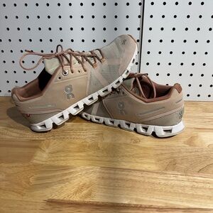 On Running Women’s Shoes